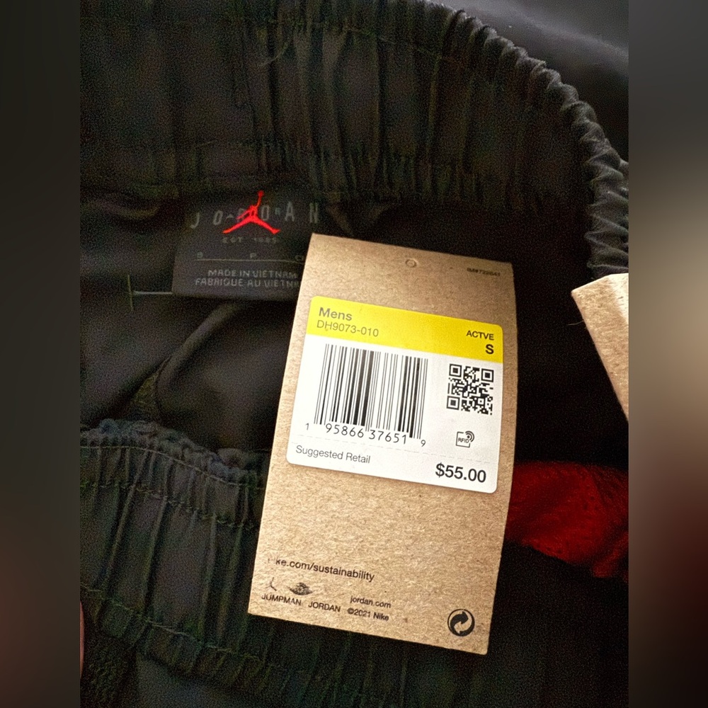NWT Men’s Nike Jordan Red and Black Track Pants, Size Small - Picture 4 of 6
